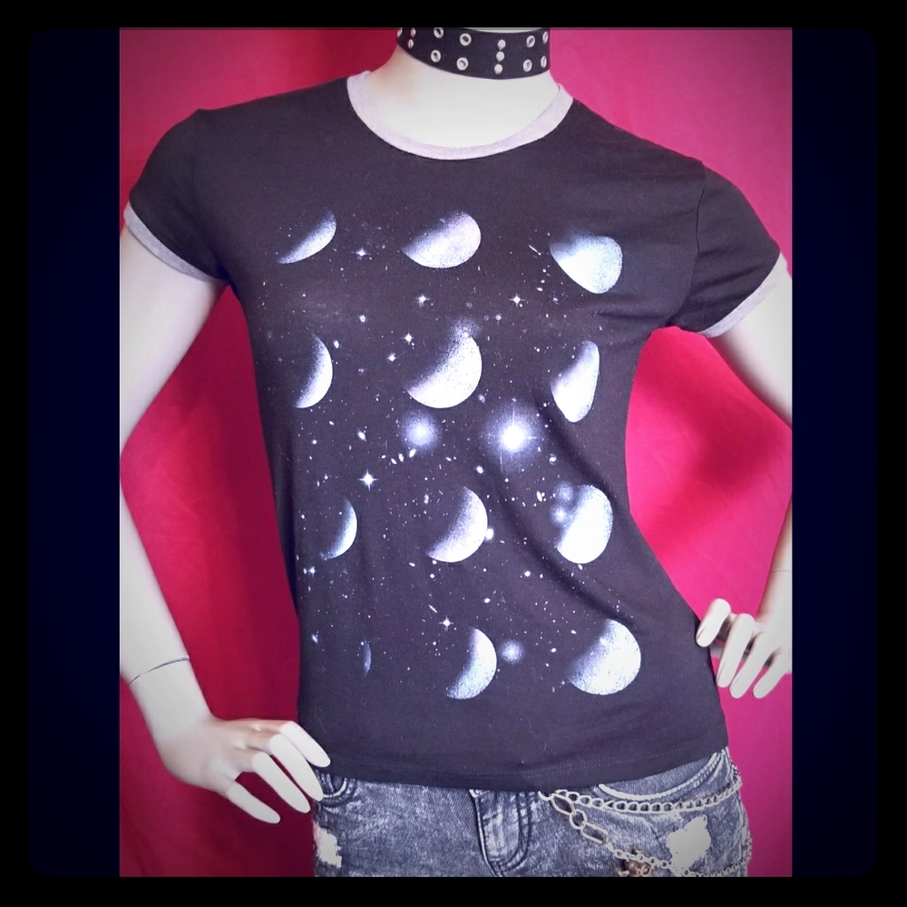 ‼️SOLD‼️ Phases of the Moon Graphic Tee - Picture 1 of 5